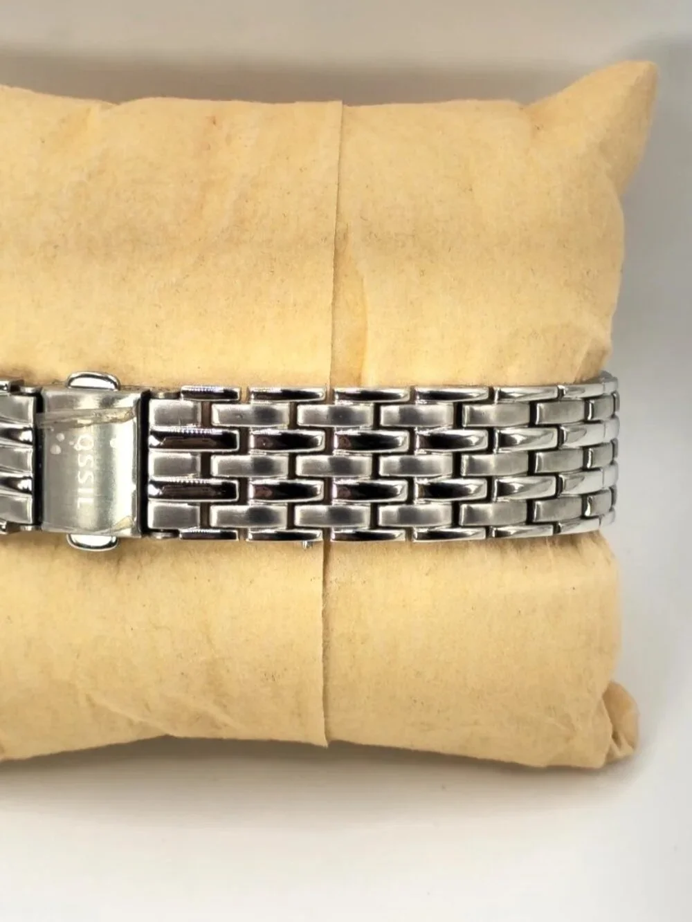 Fossil Raquel ES5221 Women's Silver-Tone Bracelet Watch 23mm